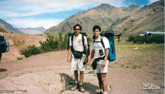 Com o Haroldo, entrando no Parque Provincial Aconcágua, região de Mendoza, oeste da Argentina (temporada de 1998/99)
